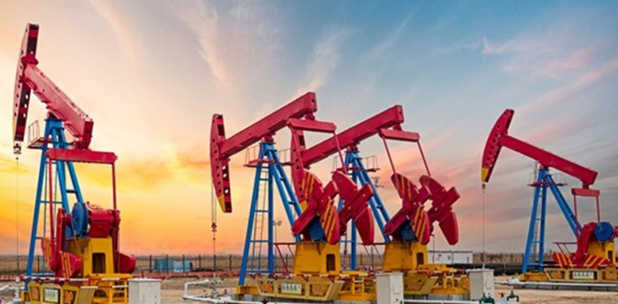 Ціна на нафту впала до мінімуму за чотири роки