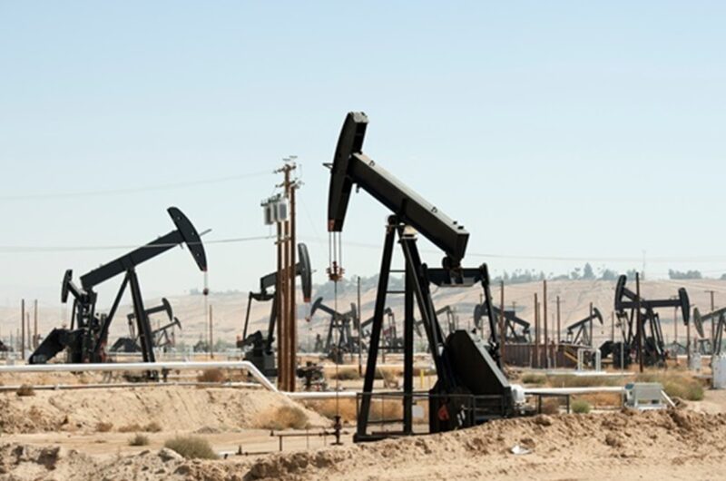 Ціна на нафту впала нижче 60 доларів