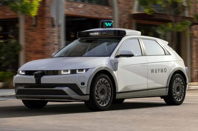 Waymo відкликає майже всі свої роботаксі через зіткнення з перешкодами