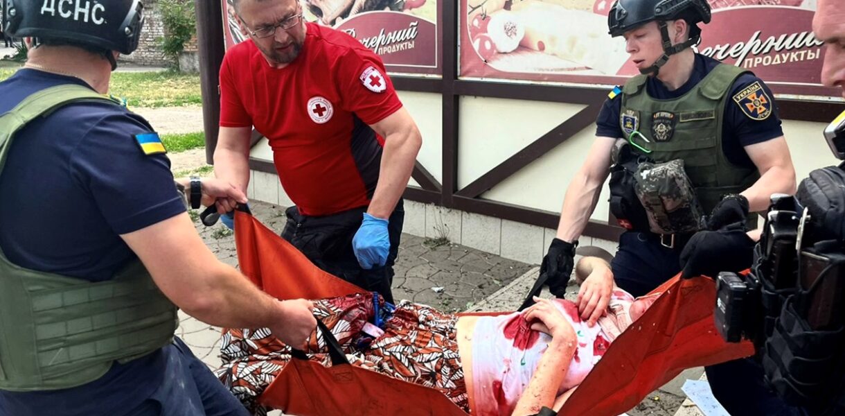 РФ вдарила по продуктовому магазину в Нікополі
