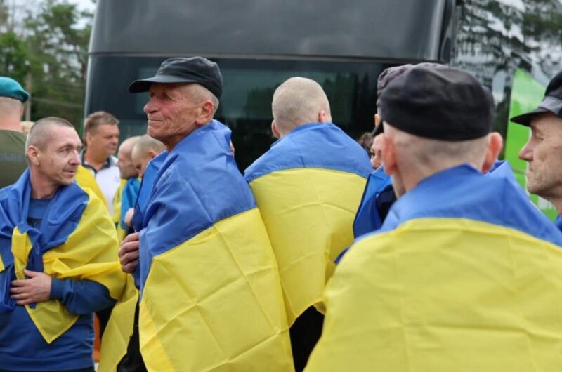 Україна повернула з полону п'яту групу військових