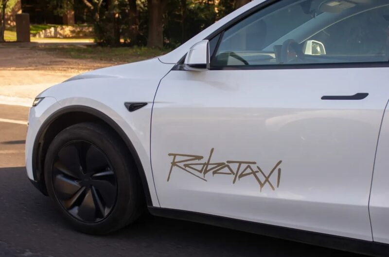 Акції Tesla зросли на 8% після запуску роботаксі у Техасі