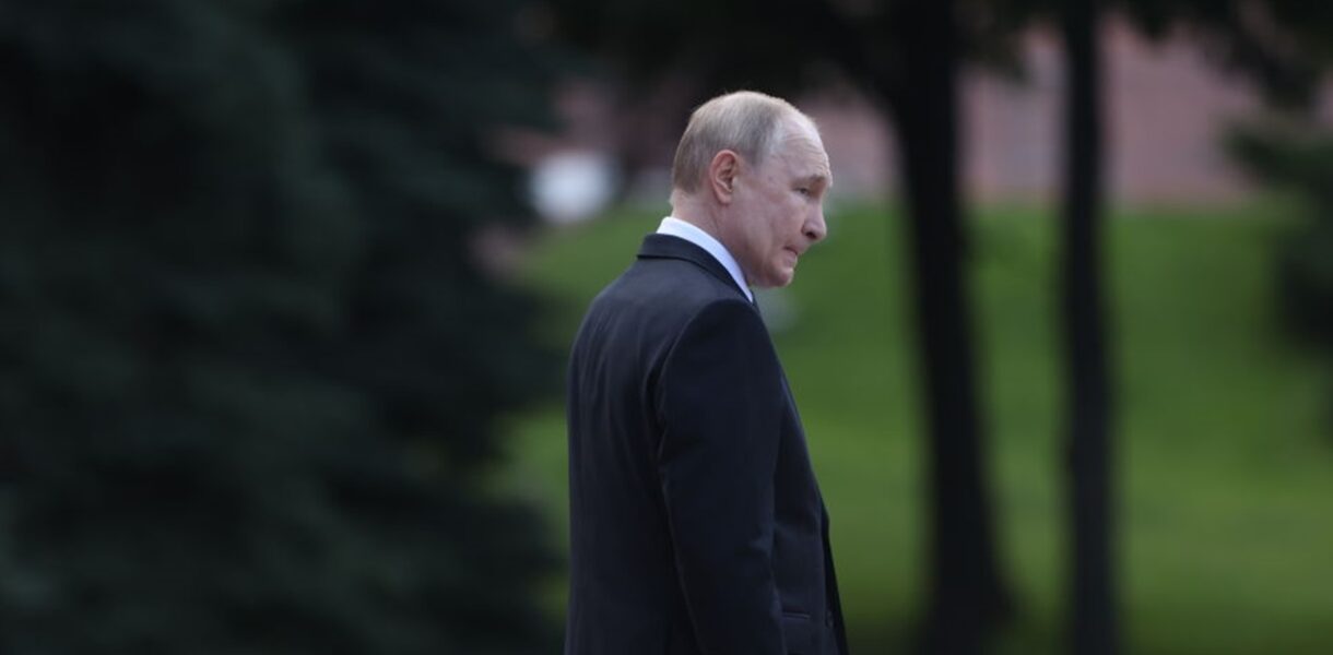 Путін урізав бюджет після падіння нафтових доходів
