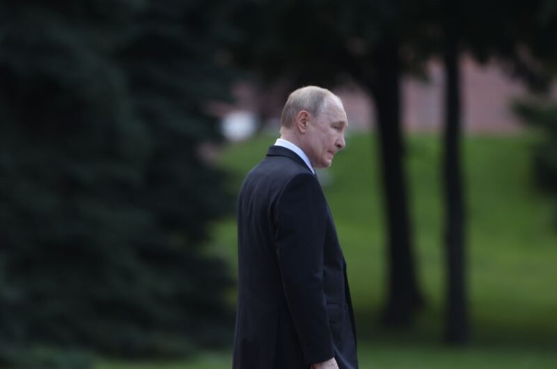 Путін урізав бюджет після падіння нафтових доходів
