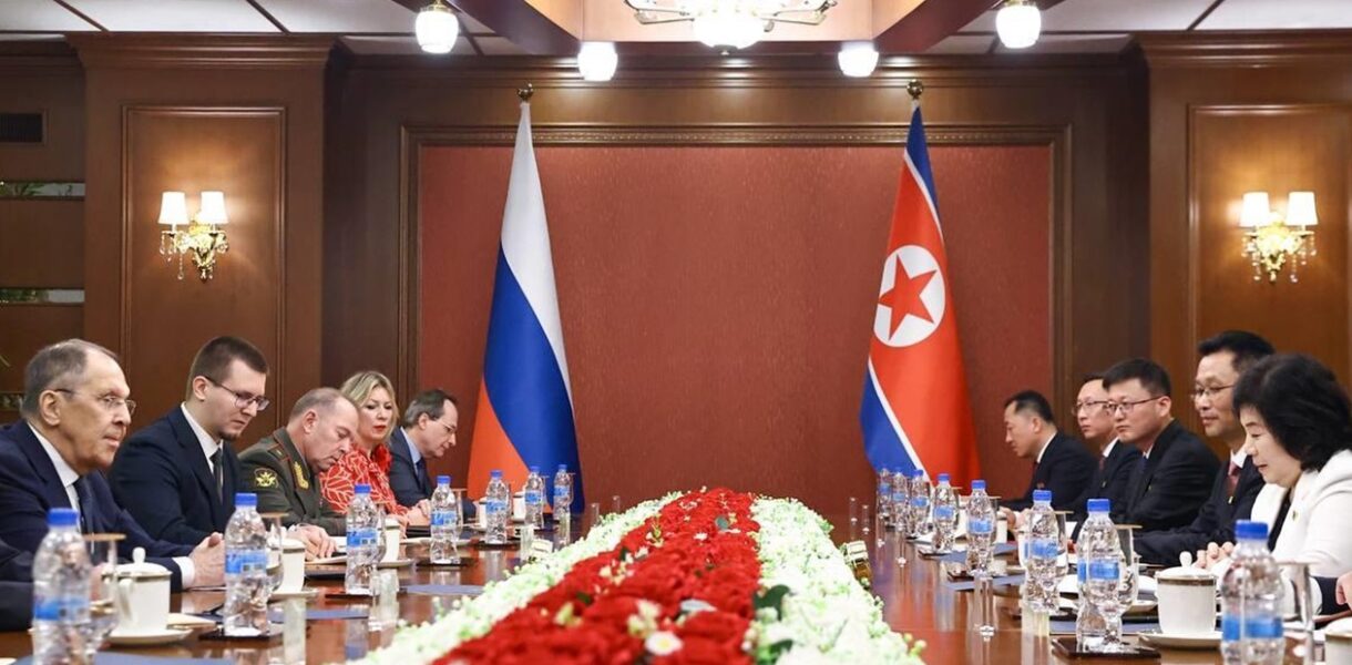 Лавров прибув на переговори у КНДР