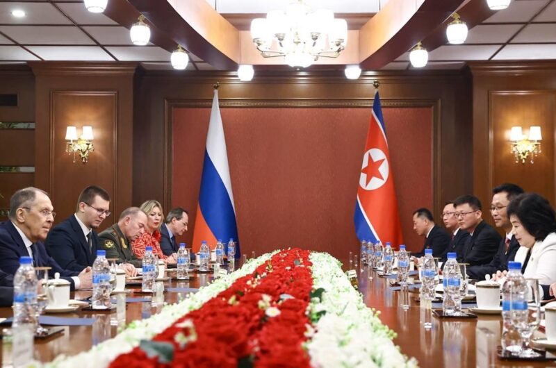 Лавров прибув на переговори у КНДР