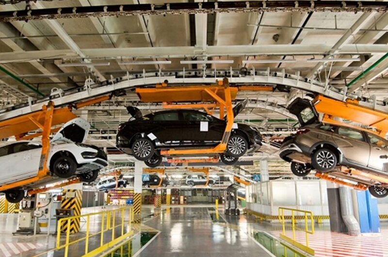 Російський ГАЗ скорочує робочий тиждень через обвал авторинку