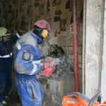 Дивом вижив. Чоловіка, який три години провів під завалами, врятовано (фото, відео)