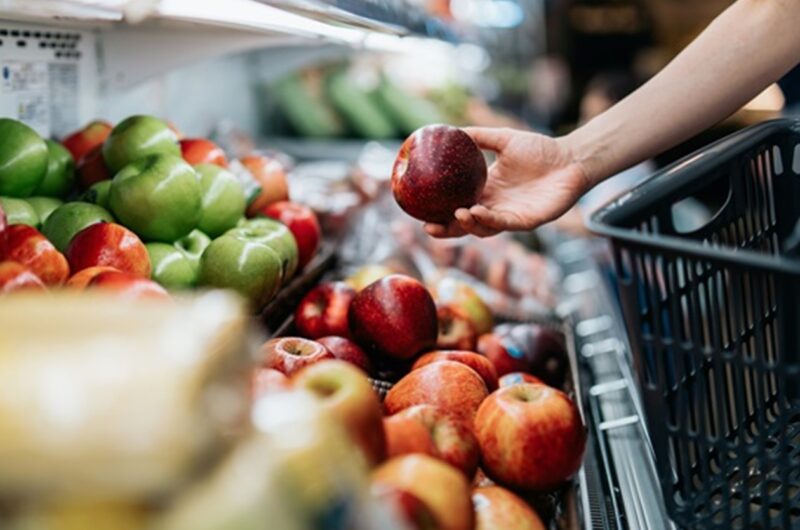 Ціни на продукти в Україні наблизилися до європейських, деякі перевищили їх
