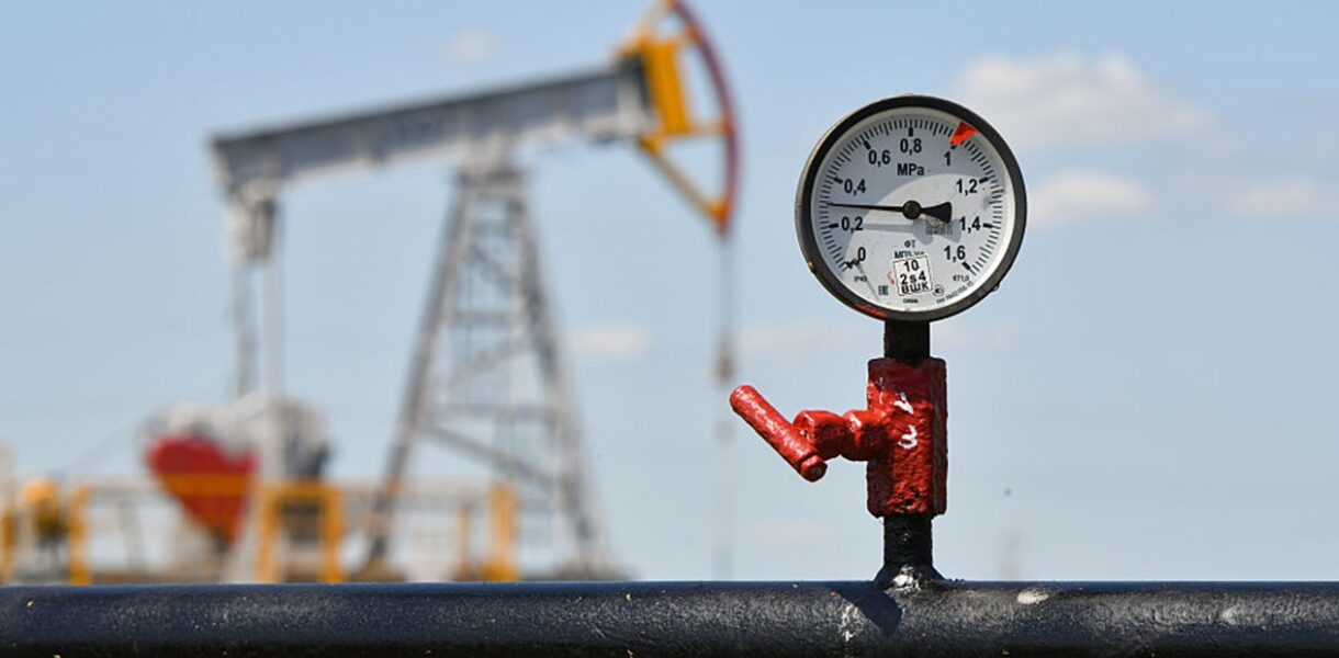 Нафтові доходи РФ обвалились на третину