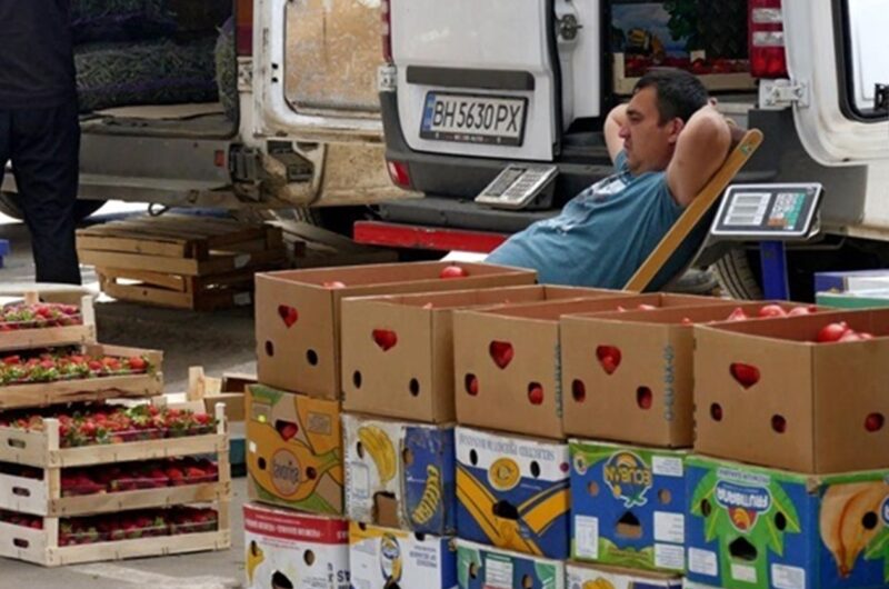 Яблука, хліб, яйця подорожчають: які ціни очікувати восени