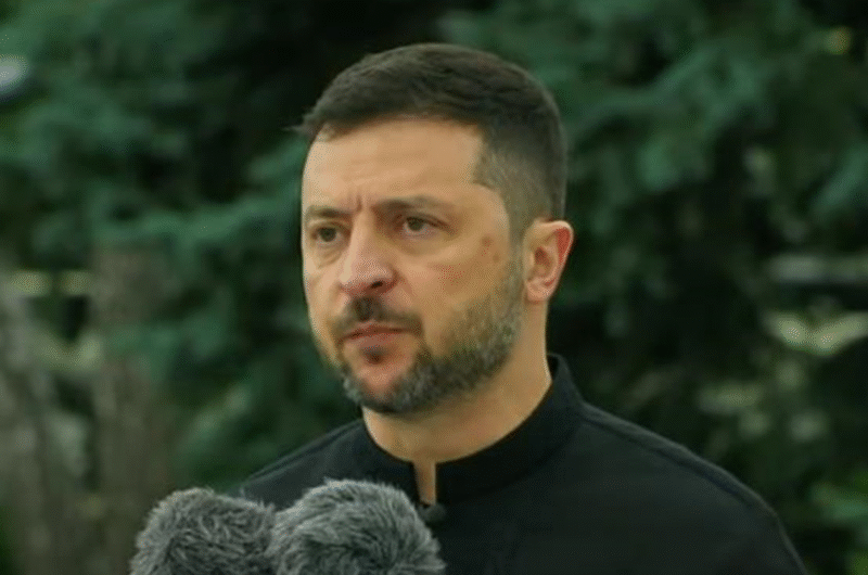 Зеленський привітав з Днем Державного прапора