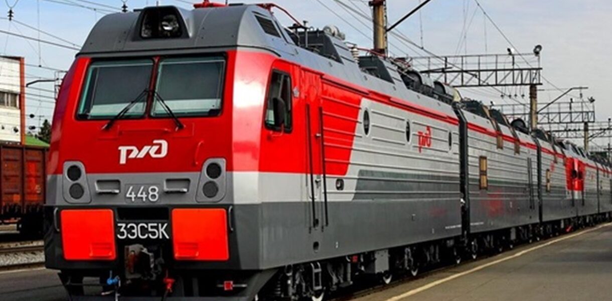 У РФ затримуються десятки потягів після атаки дронів