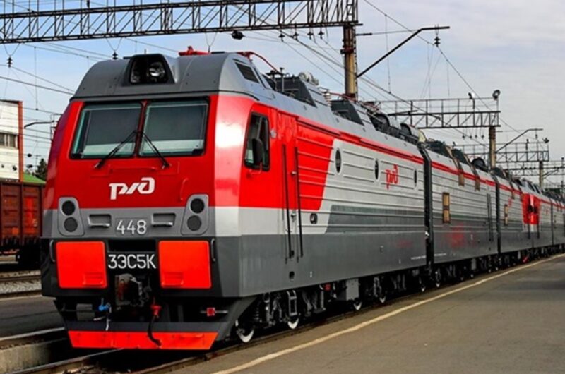 У РФ затримуються десятки потягів після атаки дронів