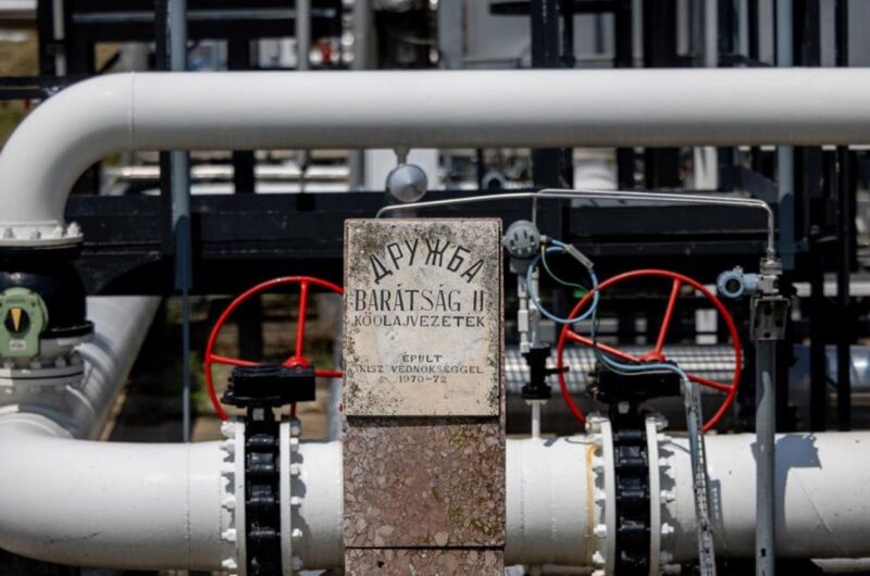 Угорщина та Словаччина знову почали отримувати нафту через Дружбу
