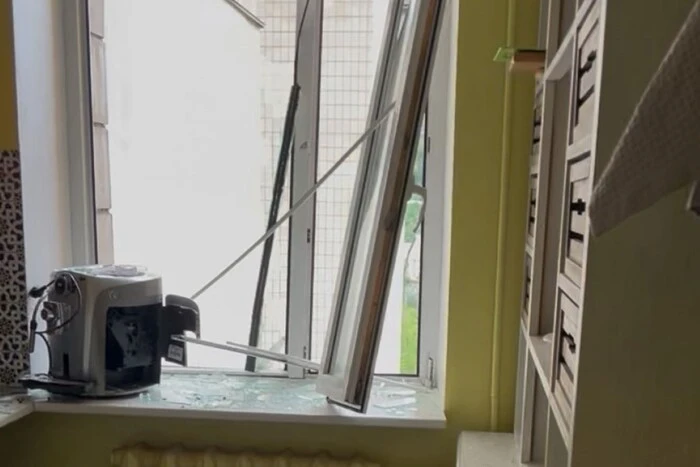 Військовий Березовець повідомив, що обстріл пошкодив його квартиру в Києві