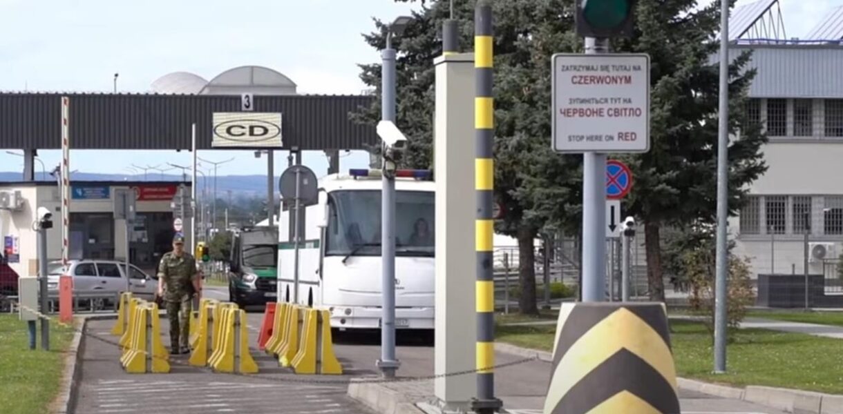 Польща видворила 15 "небезпечних" українців