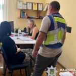 Залишила немовля на кілька днів: у Києві 17-річна матір отримала підозру