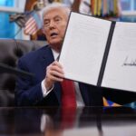 Трамп оголосив нові мита на імпорт ліків, вантажівок і меблів