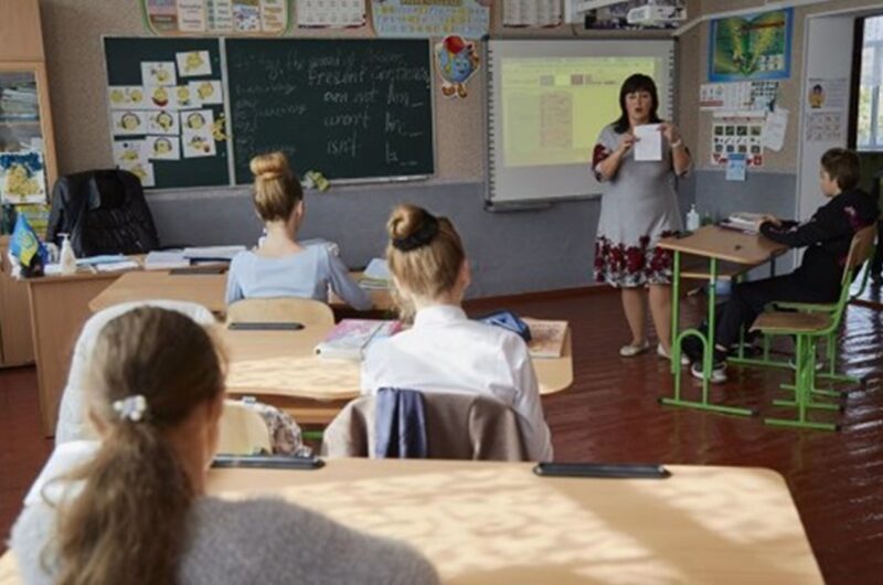 Стало відомо, хто з вчителів отримуватиме щомісячну доплату