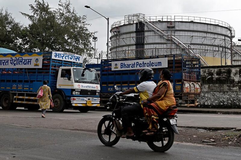 НПЗ Індії готуються скоротити імпорт російської нафти - ЗМІ