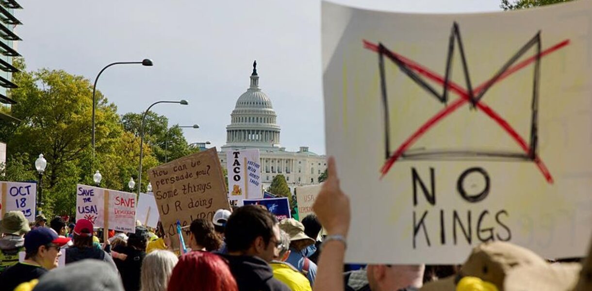 У США масові протести проти політики Трампа