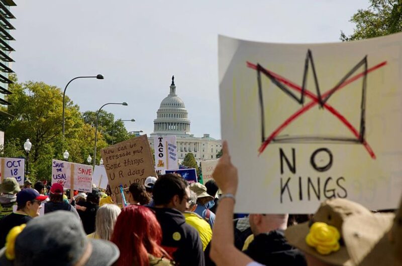 У США масові протести проти політики Трампа