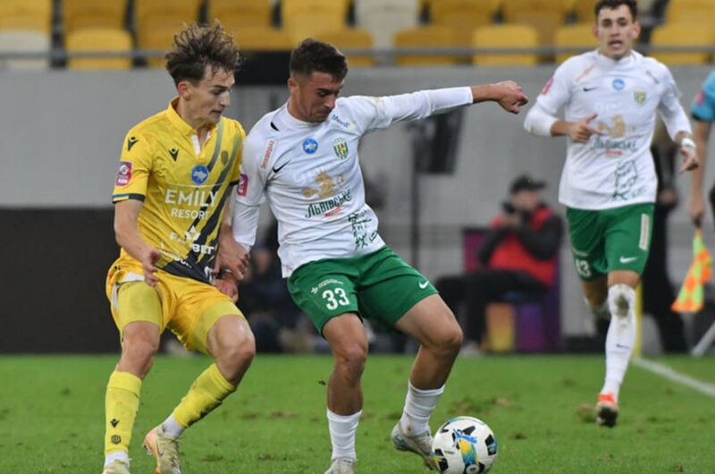 Нова версія львівського дербі: Рух і Карпати об’єдналися і вийшли на поле