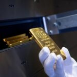 Ціни на золото впали нижче 4000 доларів за унцію