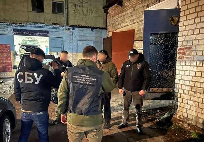 У Черкаському ТЦК викрили схему звільнення від мобілізації за 15 тисяч доларів через «Оберіг»