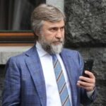 Печерський суд арештував 197 мільйонів гривень, які компанія олігарха Новинського переказала приватному виконавцю