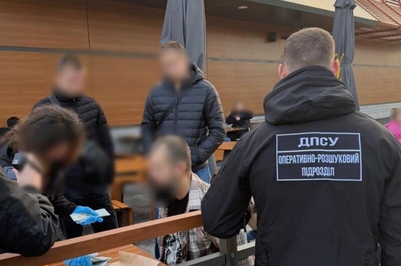 Підполковник ЗСУ допомагав ухилянтам тікати з України