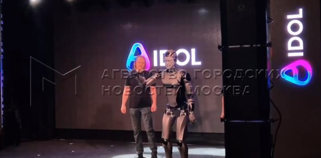 Перший російський людиноподібний робот впав під час презентації