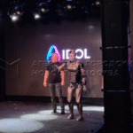 Перший російський людиноподібний робот впав під час презентації