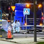 В Стокгольмі двоповерховий автобус врізався в зупинку з людьми: є загиблі