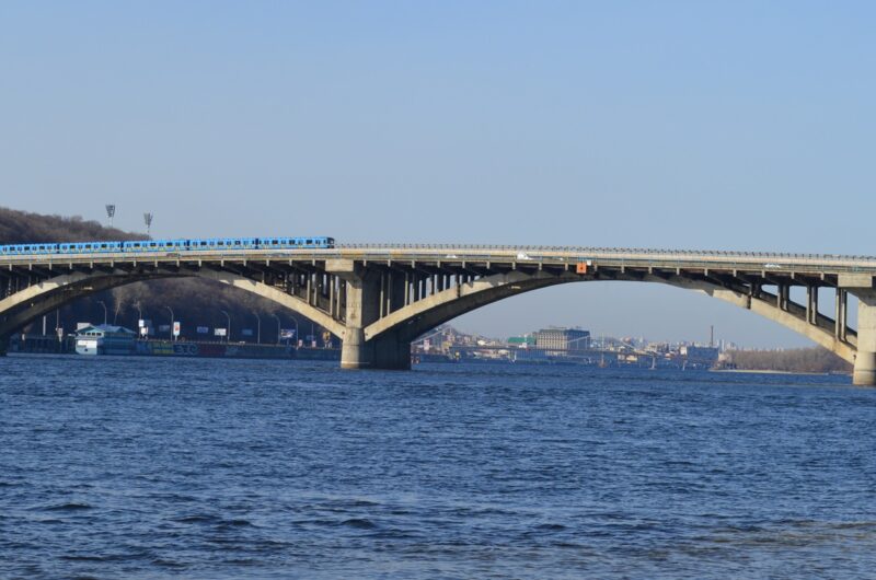 Рух мостом Метро обмежать 15-16 листопада