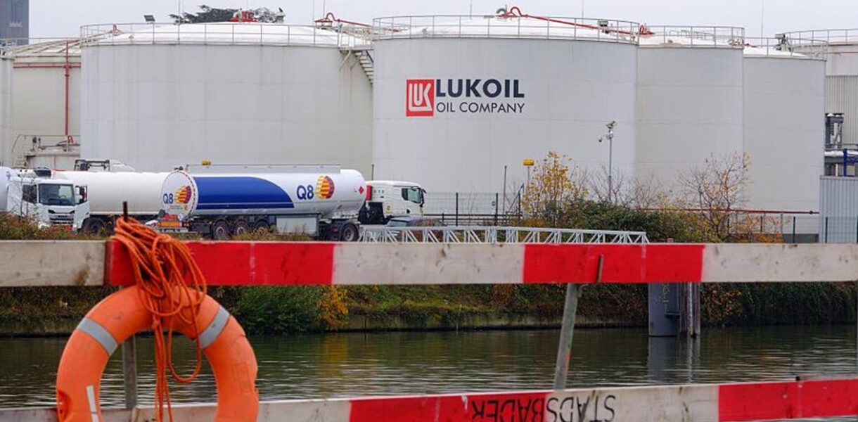 Британія зробила для Lukoil International виняток із санкцій