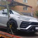 У Києві водій Lamborghini вразив недолугим паркуванням (фото)