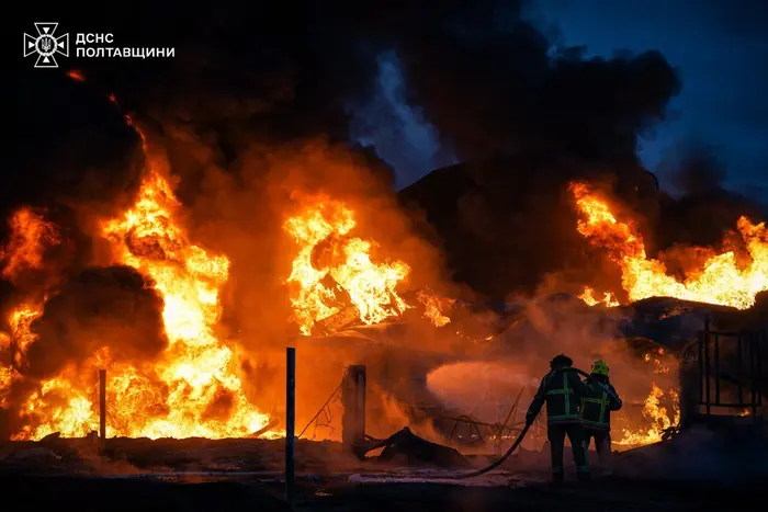 Рятувальники показали наслідки удару РФ по нафтогазових об