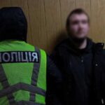 У Києві шахрай ошукав пенсіонера на понад 15 тисяч доларів за схемою «Ваш родич потрапив у ДТП»