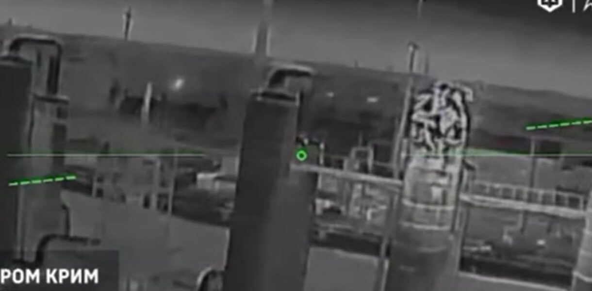 Мадяр показав ураження хімзаводу в Криму