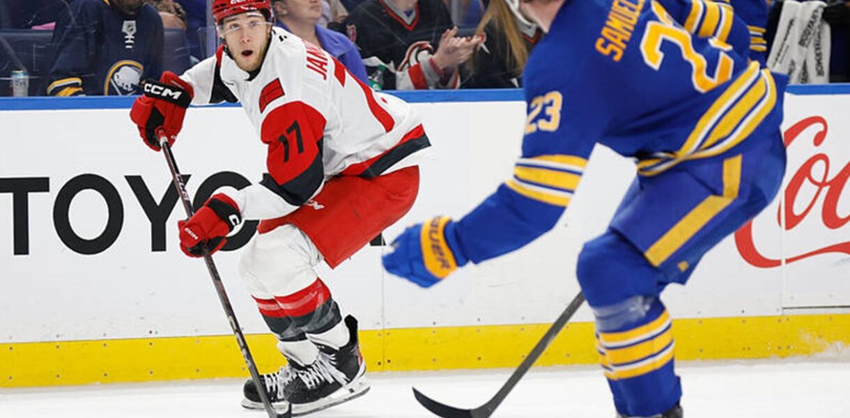 НХЛ: Кароліна сенсаційно поступилася