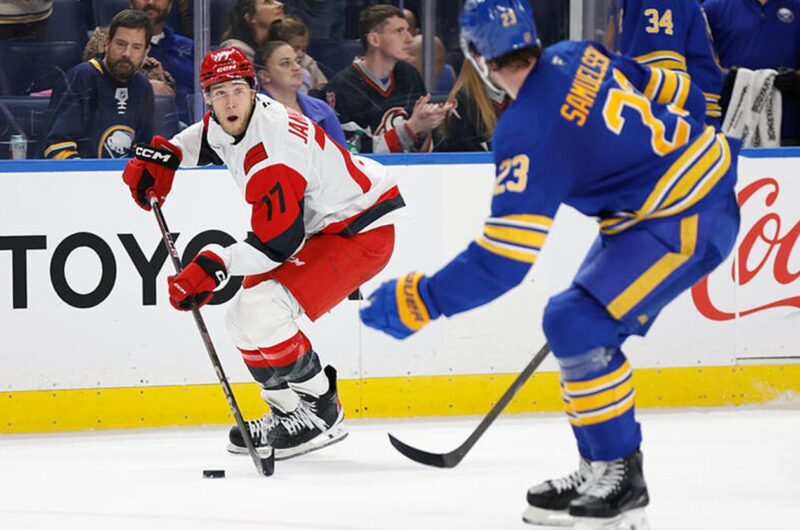 НХЛ: Кароліна сенсаційно поступилася