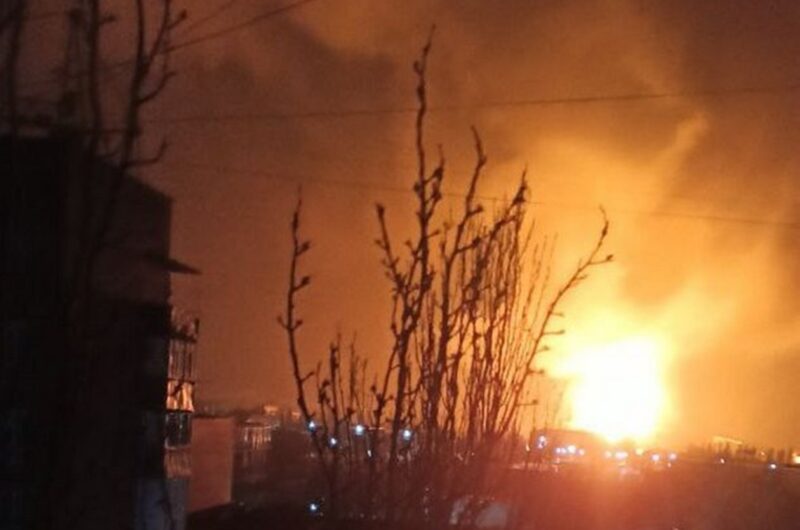 У Таганрозі РФ прогриміли 20 вибухів, вирує пожежа