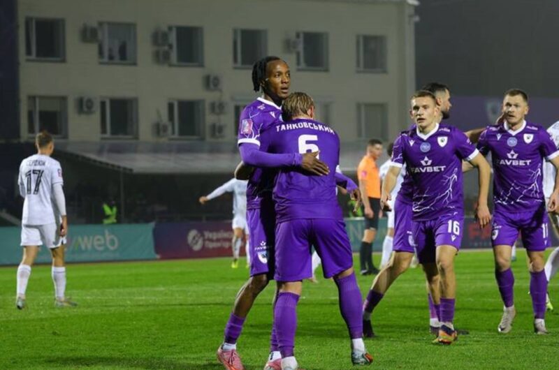 ЛНЗ успішно грає з Оболонню і стає проміжним лідером чемпіонату
