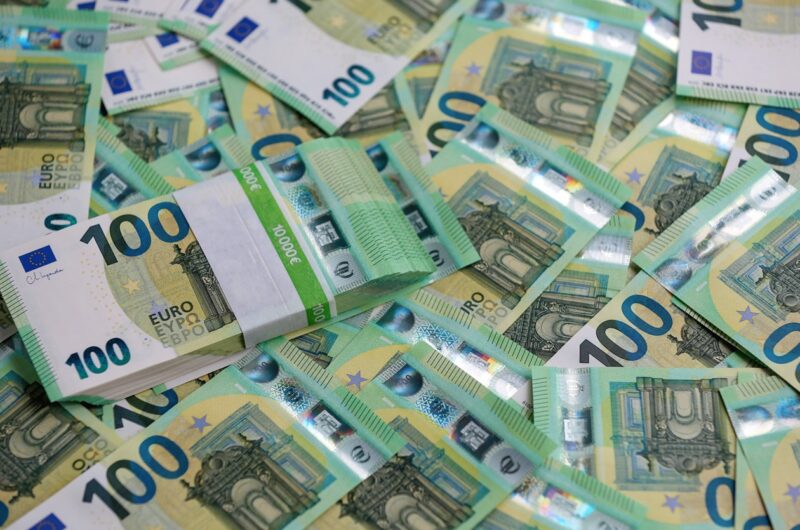 ЗМІ назвали країни, що візьмуть головний тягар екстреного кредиту Україні