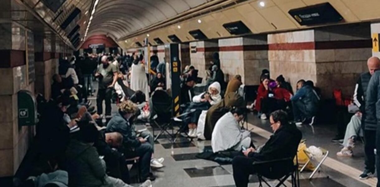 У Києві чутно вибухи: РФ масовано атакує ракетами