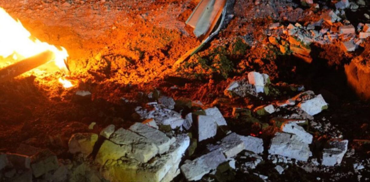 РФ атакувала промисловість Запоріжжя, палають будинки