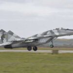 Студентка КНУ і громадянка Китаю намагалася вивезти з України запчастини до винищувачів Су-27 і МіГ-29