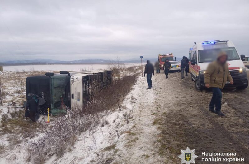 У ДТП потрапив рейсовий автобус на Прикарпатті